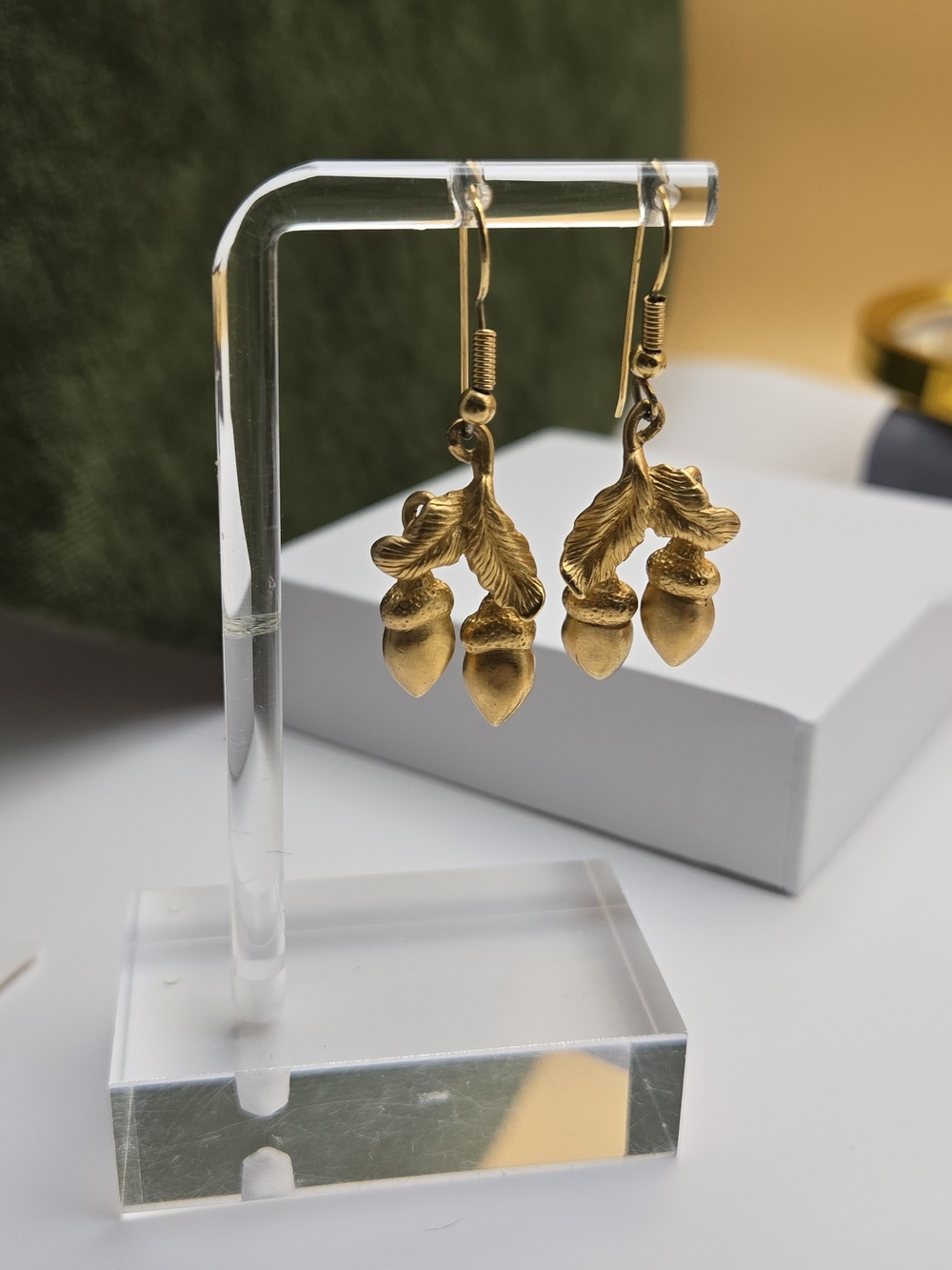 Monet Gold Acorn and Leaf Drop Earrings - Vintage Monet Earrings - Picture 11 of 16